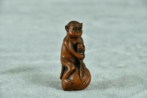 【古美術】さる 根付 Netsuke 精密 彫刻 超絶技巧 提げもの 提物 黄楊木 かわいい 猿 サル 骨董