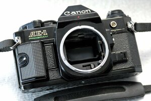 （綺麗）Canon キャノン人気の高級一眼レフカメラAE-1PROGRAM黒ボディ 希少な作動品 （鳴きなし）（腐食なし）