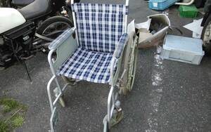 施設からの引き揚げ品。車椅子。座面の幅広い。