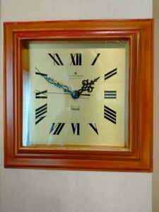 ユンハンスの 壁掛け時計電池式動作品