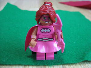 ☆レゴ-LEGO★バットマン★フィグ★Pink Power Batgirl (ピンクパワー・バットガール)★新品★BATMAN★MOVIE★ピンクバットラング★台座付