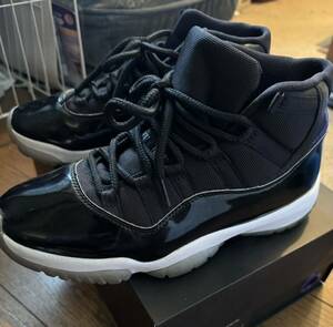 NIKE JORDAN 11