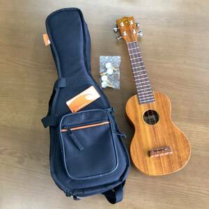 Famous フェイマス ukulele FS-5 ウクレレ ソフトケース付き