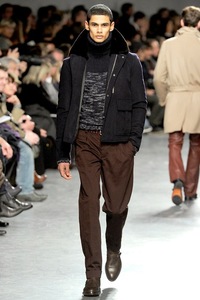 エルメス 2011AW 定価35万円 コレクションLOOK カシミア タートルネック ニット セーター 国内正規美品 紺灰白 定価40万円 XS（M相当）