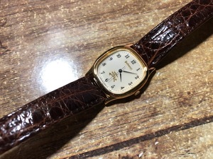 良品 レア ヴィンテージ Burberrys バーバリー 5430 アイボリー ベージュ系×ゴールド 純正革ベルト クオーツ レディース 腕時計