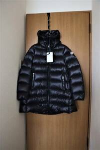 【2022年モデル・新品・最新】SUYEN 軽量ダウン サイズ３ ブラック ジャパンタグ モンクレール MONCLER