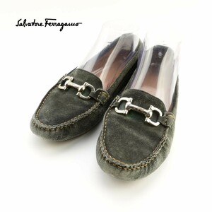 Salvatore Ferragamo サルヴァトーレフェラガモ 7 1/2 25.0 モカシン イタリア製 ラウンドトゥ シルバー金具 スエード カーキ/KC125