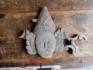 タイ　寺院工芸　木製　木彫　30xh23d3cm　古いもの