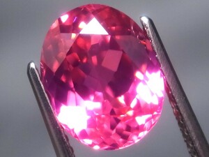 4.93ct 新品・2パターンカラーチェンジ ・ピンクカラー合成セラミック宝石ヤグ ＹＡＧ（イットリウム・アルミニウム・ガーネット）