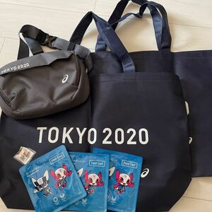 東京オリンピック2020　五輪　ボディバッグ　ショルダーバッグ　不織布バッグ　ゴールドピンバッジ　クーリングボディシート　ボランティア