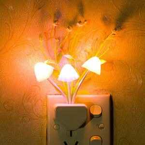 色が変わる☆お花とキノコのルームランプ 光センサーで自動点灯　ナイトライト LEDライト センサーライト きのこ