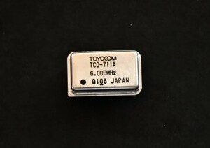 トヨコム（TOYOCOM）の未使用品の水晶発振器「6MHz（型名 TOC-711A）」2個③ 