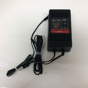 □Mamiya　AUTO-STOP BATTERY CHARGER(小型リール用バッテリー「POWER BATTERY 12000SP」用充電器)　‡□