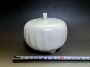 香炉■白磁 三つ足 南瓜型　三つ穴 灰器 お茶道具 古美術 時代物 骨董品■