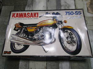 ナガノ　カワサキ　750-SS　マッハⅢ　1/8　プラモデル　現状品　箱傷み有　クラフトシート梱包（R4567