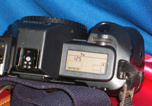 Canon EOS630本体　　☆クオーツデートバック付　電池付　液晶表示とシャッター動作確認の現状品