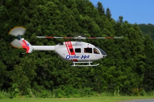 ☆放出企画☆お宝完成機☆魅力のEC145Dr.完成機☆450pro 機体＋ドイツ製４枚ヘッド採用「プロ製作」の限定モデル☆