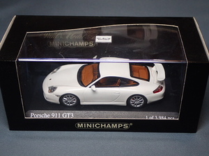 MINICHAMPS　1/43　Porsche　911　GT3　白色　　ポルシェ911GT3　400　062022