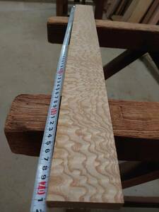 たも　縮み杢　No.240416-F　無垢　乾燥材　板（長さ710㎜ｘ幅65㎜ｘ厚み20㎜）1枚　木材　DIY　棚板　小物作りに