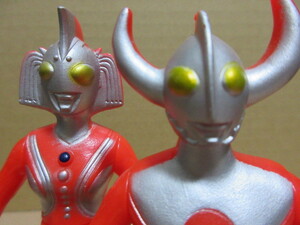 バンダイ　ウルトラマン　ミニソフビ　ウルトラマン　チチ　ハハセット