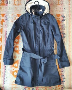 patagonia 女性用レインコートＸＬサイズ　着丈約86cm　肩幅38cm 中古品ですが状態は良好です。