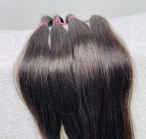 自然な黒髪の髪束 ③ 日本人女性60㎝ ストレートヘア