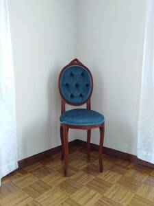 レトロなスタイルの椅子。 福岡手渡しのみ