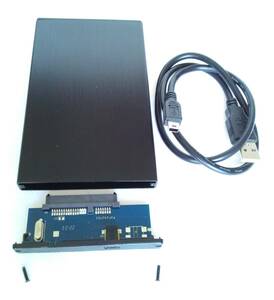 2.5インチのSATA HDD/SSDをUSBに変換するアルミケース（アクセスランプあり、USBケーブル付き）