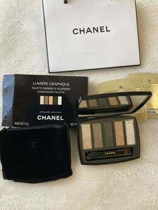 ★9　シャネル CHANEL　限定品！ルミエール グラフィック　アイシャドウ　未使用品！