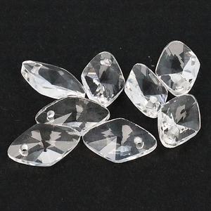 白水晶（クオーツ）特殊カットまとめて8PCで18.50ct裸石【J-111】