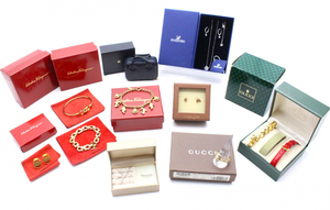 【ト石】☆K18WG・ダイヤあり☆ ブランドアクセサリーまとめ GUCCI/Salvatore Ferragamo/COACH/スワロフスキー/4℃ 箱付き EC000EWH49