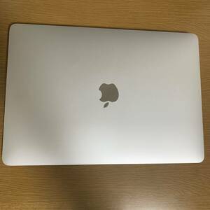 MacBook Air 13 インチ M1チップ（8コアCPU/7コアGPU）/ メモリ 16GB / SSD 256GB / シルバー