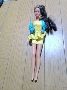 バービー人形　着せかえ人形　ヴィンテージ　時代物　当時娘が遊んで髪がボサボサ　ゴムで結わいています　写真現状です　高さ約30cm