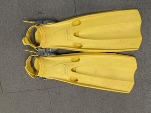 GULL中古MANTHIS　FIN★Ｍサイズ25-26cm黄色★ワンタッチストラップ★ラバーフィン★マンティスフィン★処分特価！