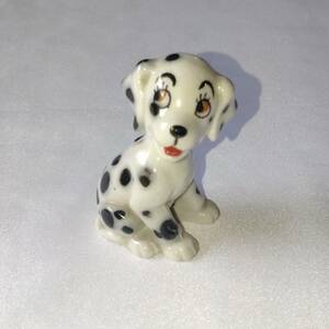 犬の置物 Genuin WADE Porcelain 陶器 洋風 犬 イヌ いぬ ドッグ 置物 小物 最大幅約4cm 高さ約6cm 重量約56g 【3301】