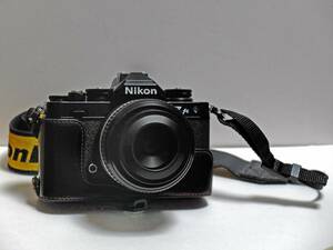 Nikon Zfc用ハーフボディケース