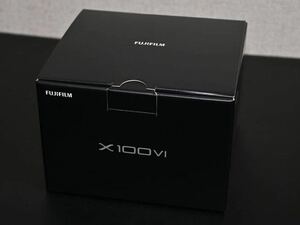 FUJIFILM X100VI　ブラック　＋レンズフード、アダプターリング（サードパーティ製）