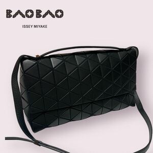 美品 BAO BAO ISSEY MIYAKE バオバオ イッセイ ミヤケ ピラミッド ショルダーバッグ 黒 マットブラック