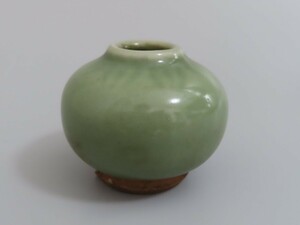 中国古玩 明時代 龍泉窯小壺 (検)骨董 青花 中国美術 小壺 時代品 唐物 白磁 茶道具 茶入