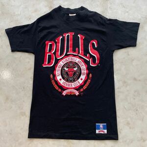 シカゴブルズ Tシャツ NUTMEG MILLS ナツメグミルズ 半袖Tシャツ CHICAGO BULLS 90s シングル袖 NBA オフィシャルTシャツ
