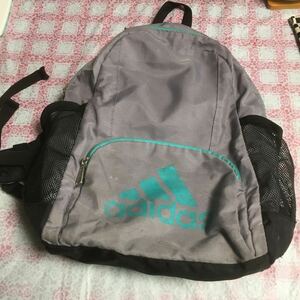 中古 【アディダス】adidas リュックサック 38cm×25cm×13cm 灰色 送料 520円