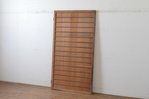 R-065471　アンティーク建具　上質な銅製のつまみ付き舞良戸扉1枚(まいらど、板戸、ドア)(R-065471)