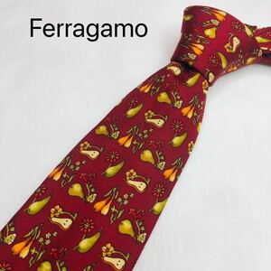 Ferragamoフェラガモ　ネクタイ　ハイブランド　ワインレッド野菜柄　高級シルク100%