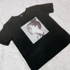 黒Tシャツ