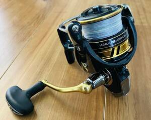 ダイワ レガリスLT4000D-CXH 回転良好 シーバス、ライトジギング、エギング等に。DAIWA LEGALIS LT 4000D-CXH