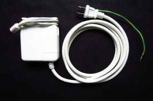 中古品　Apple純正品45w Power Adapter Model No A1036アダプター 