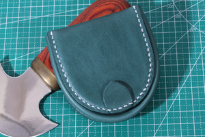 新出品手縫い本革 半円型（馬蹄型）小銭入れ（コインケース）ピーコックグリーン