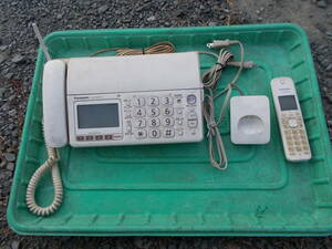 使用品　パナソニック　Panasonic　ファックス　＆　電話機　子機付き　KX-PD303-W
