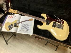 貴重なコレクション　Mosrite USA The Ventures Model 1966 雑誌掲載の貴重な本体　Vintage Mosriteに掲載