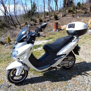 ロンシンＬＸ１２５Ｔ−１９　走行距離１１.３８６km 現状渡し　ナンバー返納再登録書類有り、自賠責保険８年５月まで有り　現車確認後のみ